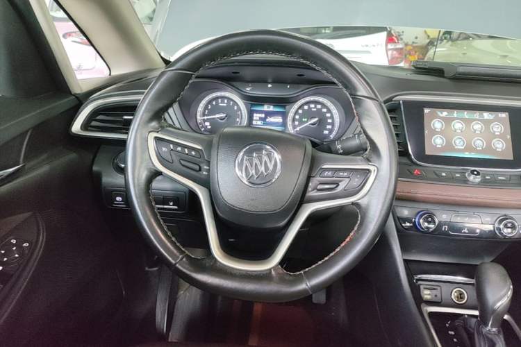 Used Buick GL6 2018 18T 6-Seater Luxury Model Steering Wheel