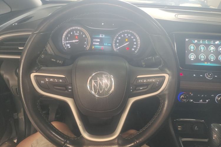 Used Buick GL6 2018 18T 6-Seater Prestige Model Steering Wheel