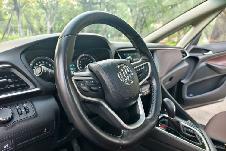 Used Buick GL6 2018 18T 6-Seater Luxury Model Steering Wheel