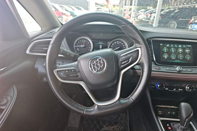 Used Buick GL6 2018 18T 6-Seater Prestige Model Steering Wheel