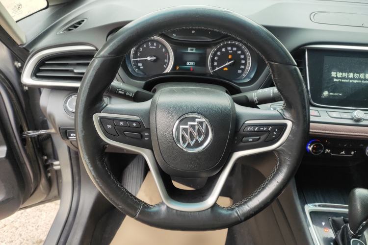 Used Buick GL6 2018 18T 6-Seater Prestige Model Steering Wheel