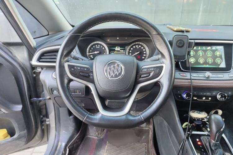 Used Buick GL6 2018 18T 6-Seater Luxury Model Steering Wheel