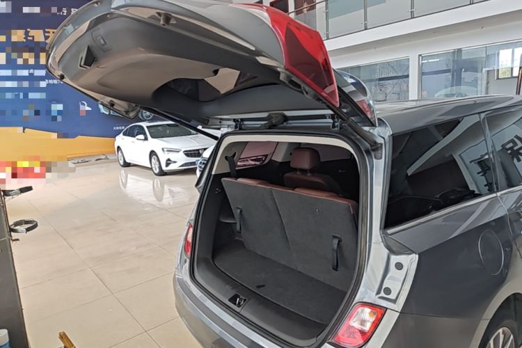 Used Buick GL6 2018 18T 6-Seater Prestige Model Trunk