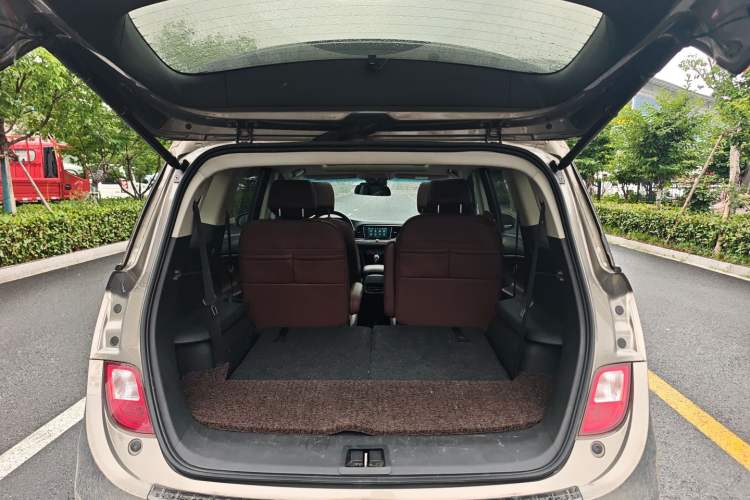 Used Buick GL6 2018 18T 6-Seater Prestige Model Trunk
