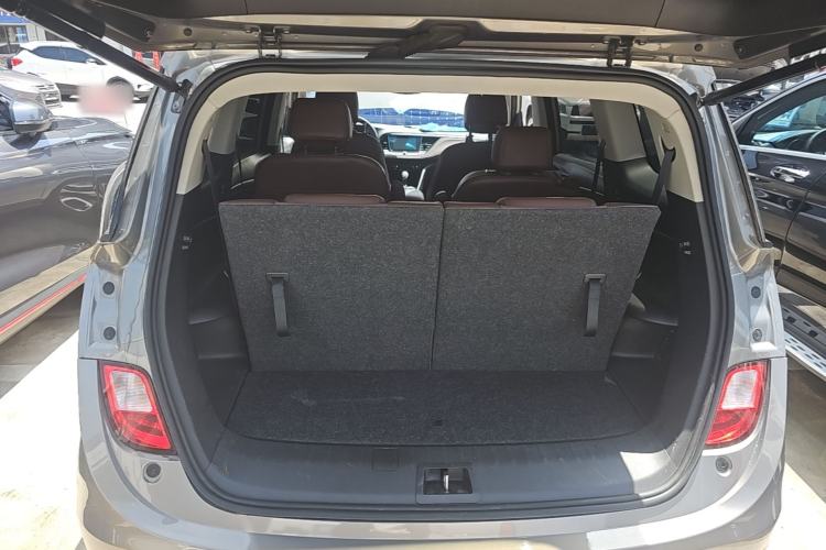 Used Buick GL6 2018 18T 6-Seater Prestige Model Trunk