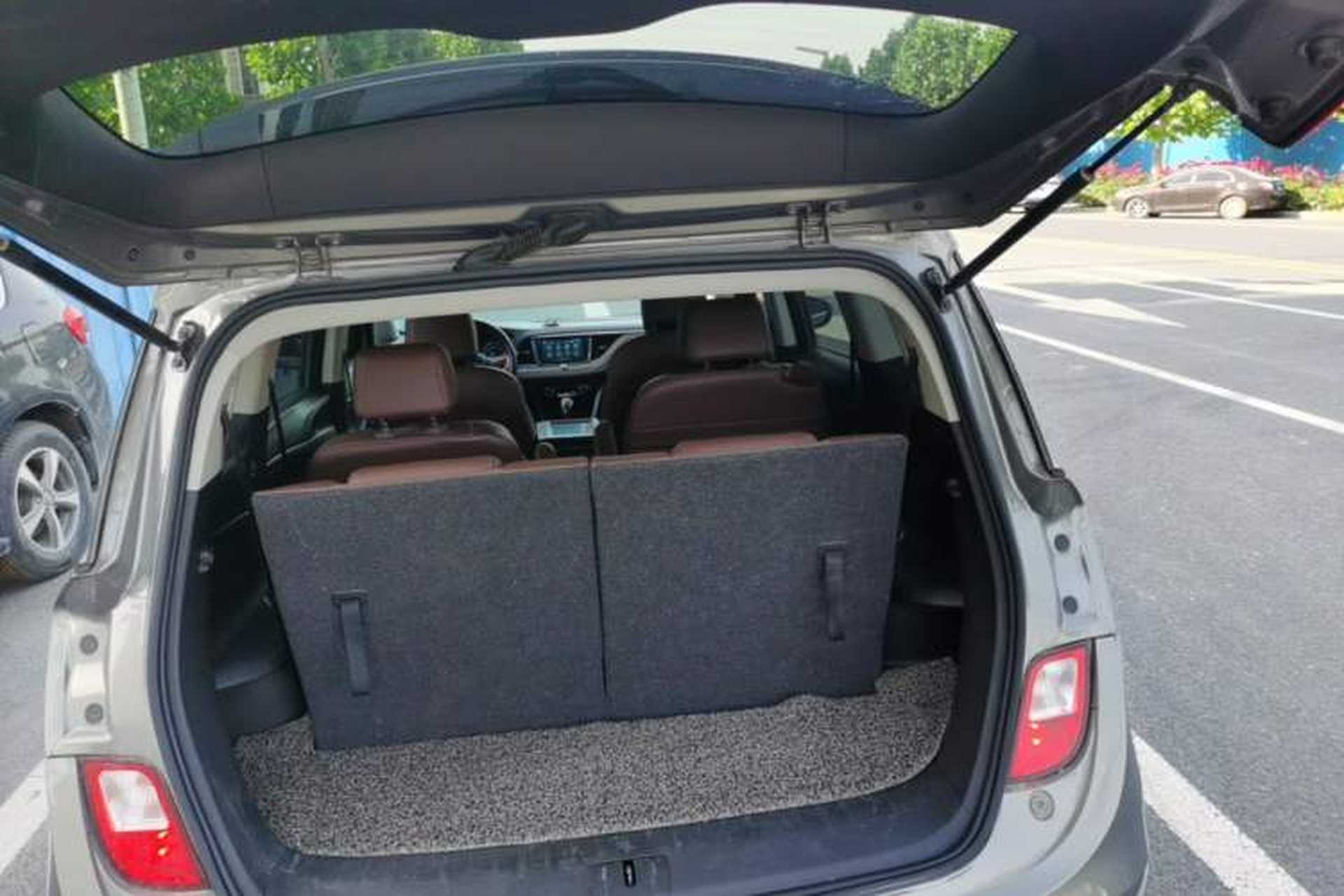 Used Buick GL6 2018 18T 6-Seater Luxury Model Trunk