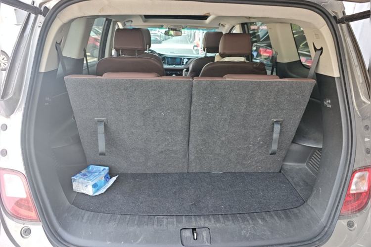 Used Buick GL6 2018 18T 6-Seater Prestige Model Trunk