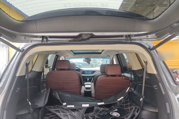 Used Buick GL6 2018 18T 6-Seater Prestige Model Trunk