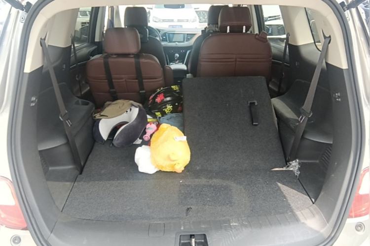 Used Buick GL6 2018 18T 6-Seater Prestige Model Trunk