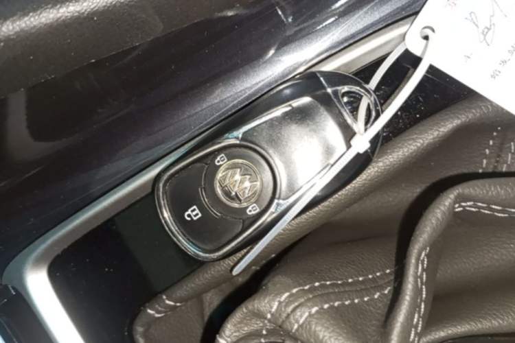 Used Buick GL6 2018 18T 6-Seater Luxury Model Vehicle Key