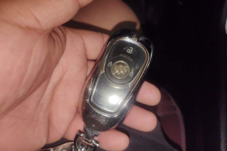 Used Buick GL6 2018 18T 6-Seater Luxury Model Vehicle Key