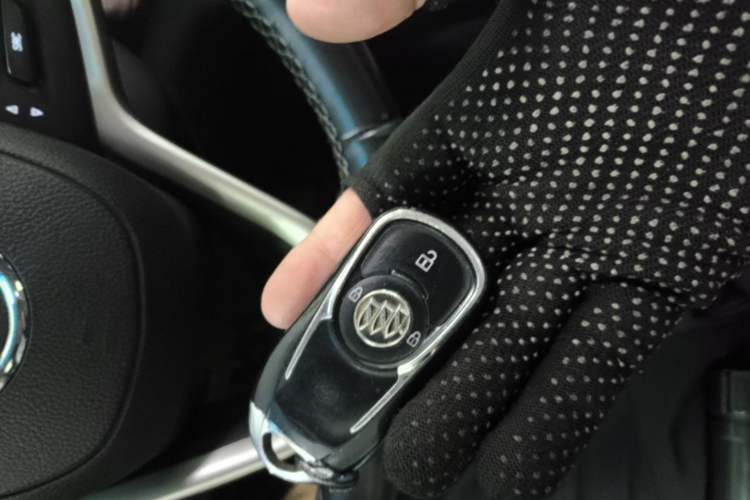 Used Buick GL6 2018 18T 6-Seater Luxury Model Vehicle Key