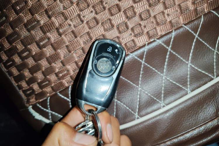 Used Buick GL6 2018 18T 6-Seater Luxury Model Vehicle Key