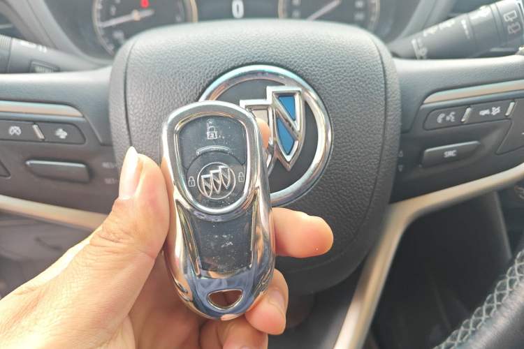 Used Buick GL6 2018 18T 6-Seater Luxury Model Vehicle Key