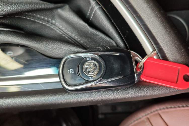 Used Buick GL6 2018 18T 6-Seater Luxury Model Vehicle Key
