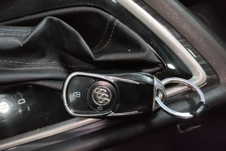 Used Buick GL6 2018 18T 6-Seater Luxury Model Vehicle Key