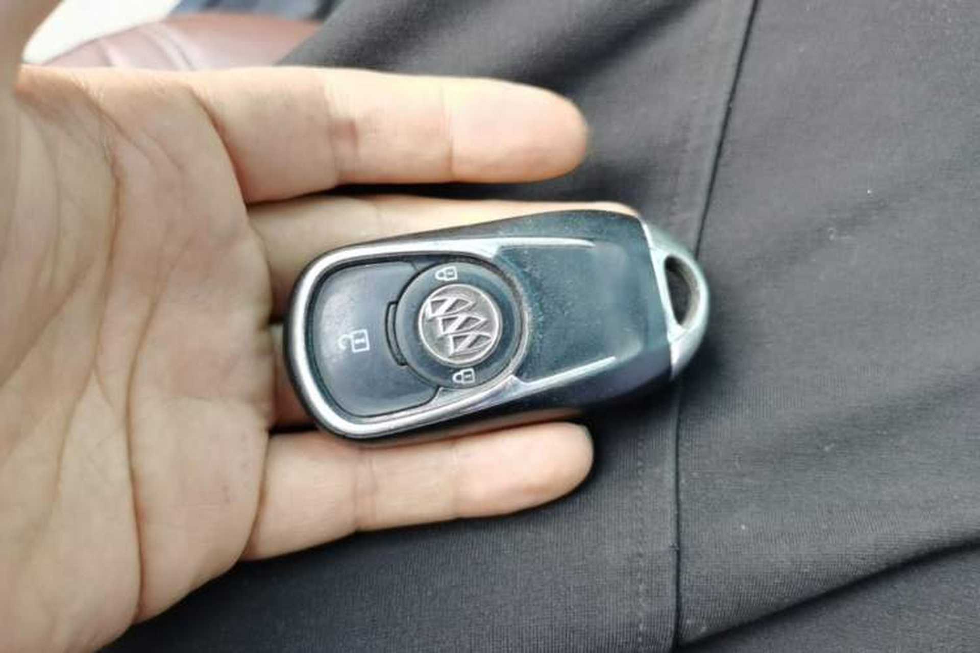 Used Buick GL6 2018 18T 6-Seater Luxury Model Vehicle Key
