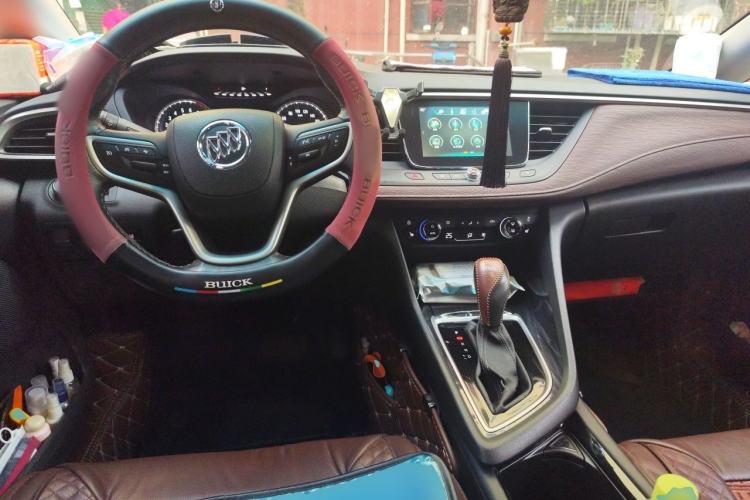 Used Buick GL6 2018 18T 6-Seater Luxury Model Center Console