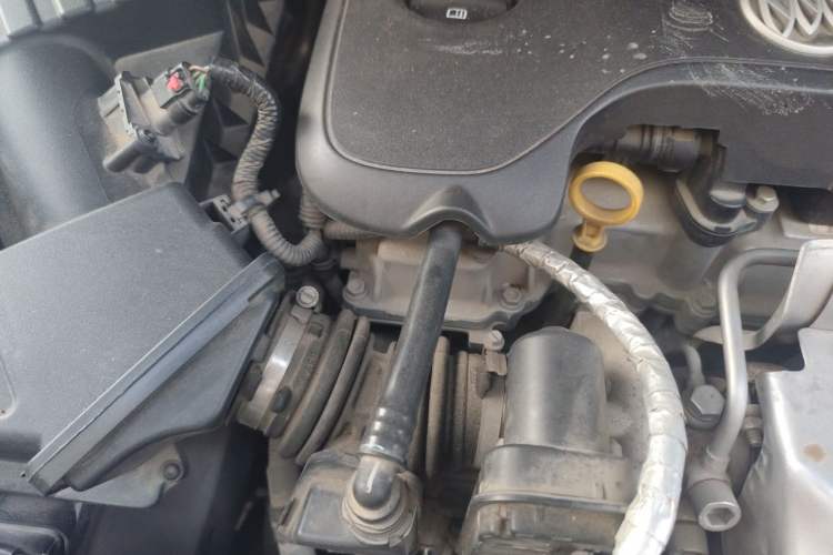 Used Buick GL6 2018 18T 6-Seater Luxury Model Engine Bay Right