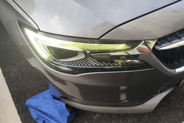 Used Buick GL6 2018 18T 6-Seater Luxury Model Right Front Headlight