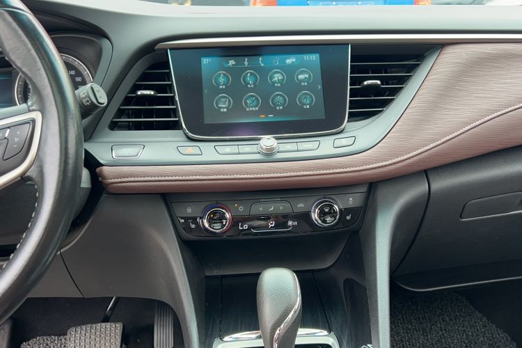 Used Buick GL6 2018 18T 6-Seater Luxury Model Audio And AC Panel
