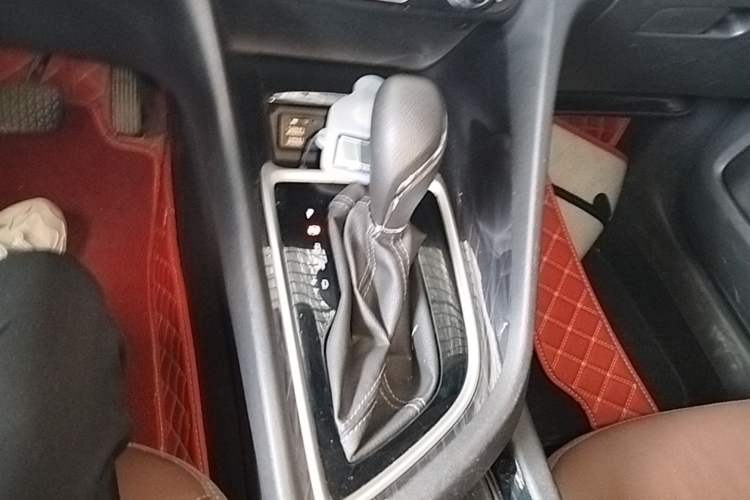 Used Buick GL6 2018 18T 6-Seater Prestige Model Gear Lever