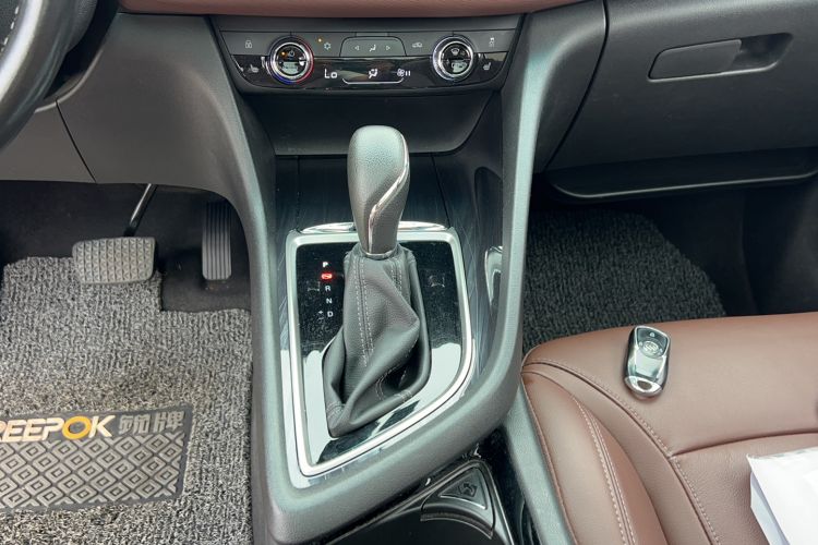 Used Buick GL6 2018 18T 6-Seater Luxury Model Gear Lever