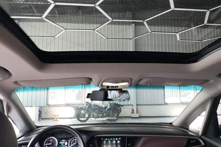 Used Buick GL6 2018 18T 6-Seater Prestige Model Headliner