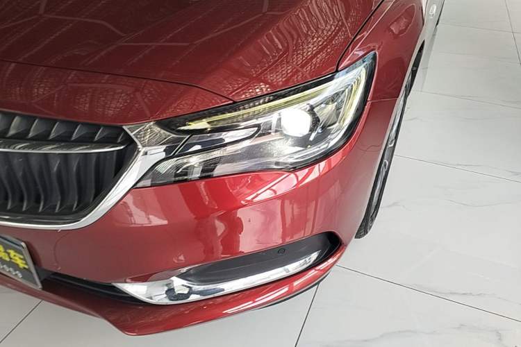Used Buick GL6 2018 18T 6-Seater Prestige Model Left Front Headlight