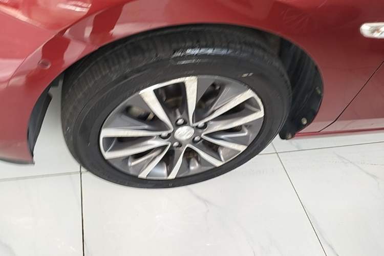 Used Buick GL6 2018 18T 6-Seater Prestige Model Left Front Wheel Hub