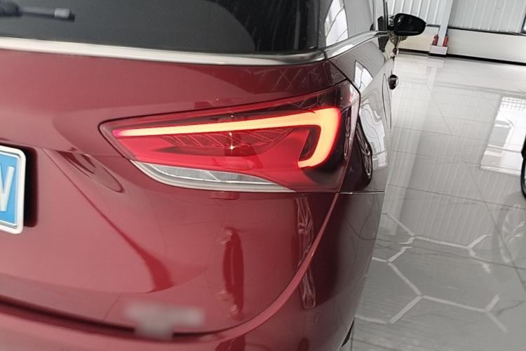 Used Buick GL6 2018 18T 6-Seater Prestige Model Right Rear Taillight