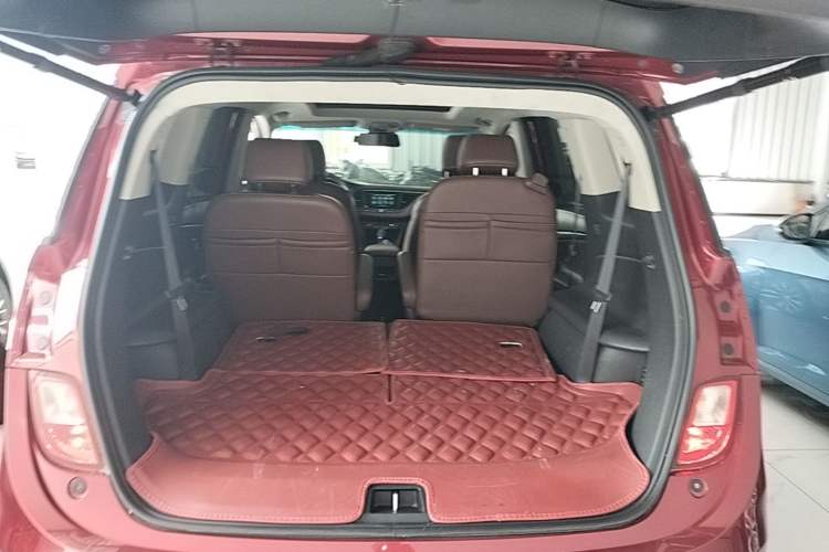 Used Buick GL6 2018 18T 6-Seater Prestige Model Trunk
