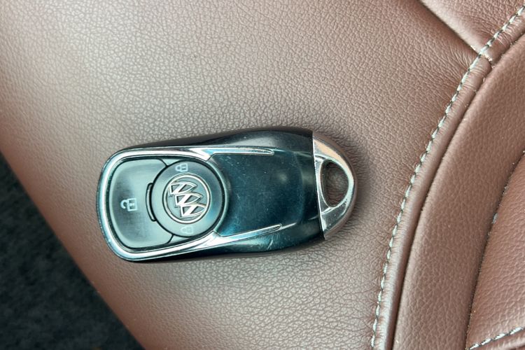 Used Buick GL6 2018 18T 6-Seater Luxury Model Vehicle Key