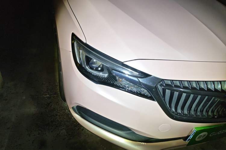 Used Buick GL6 2018 18T 6-Seater Luxury Model Right Front Headlight