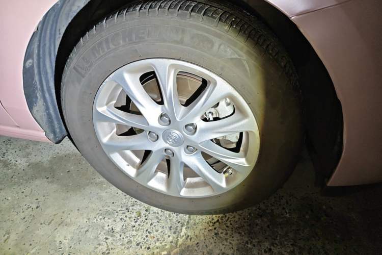 Used Buick GL6 2018 18T 6-Seater Luxury Model Right Front Wheel Hub