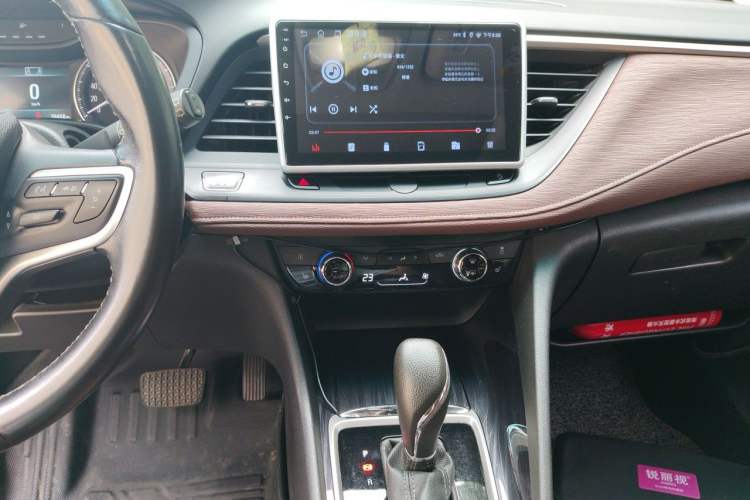 Used Buick GL6 2018 18T 6-Seater Prestige Model Audio And AC Panel