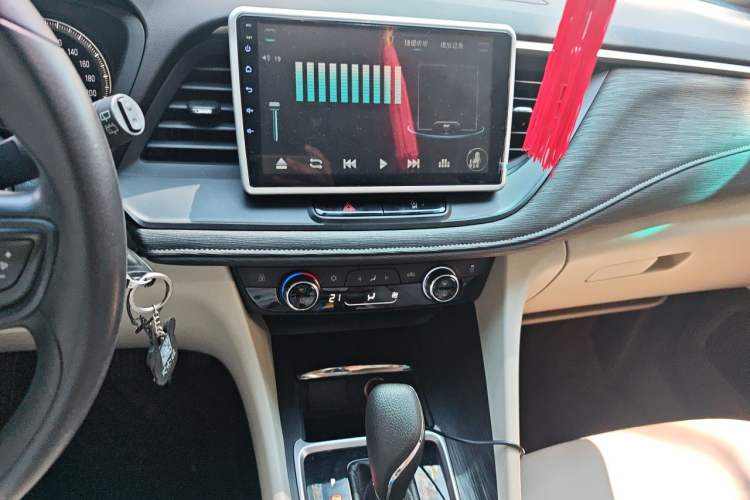 Used Buick GL6 2018 18T 6-Seater Elite Model Audio And AC Panel