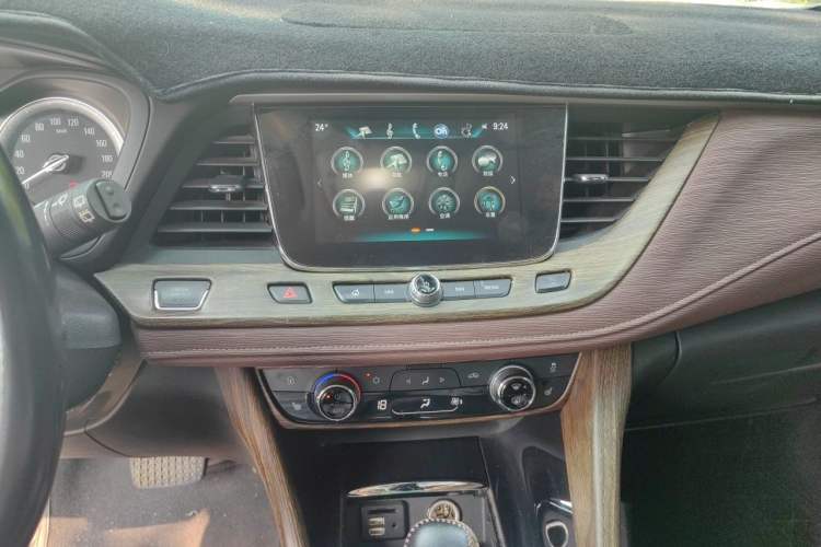 Used Buick GL6 2018 18T 5-seat Luxury Model Audio And AC Panel