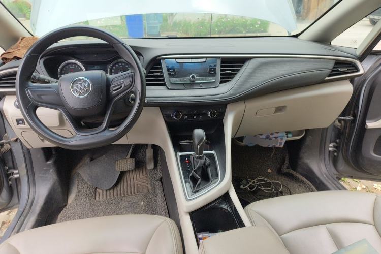 Used Buick GL6 2018 18T 6-Seater Elite Model Center Console