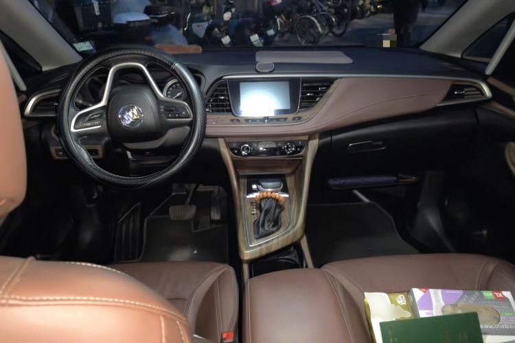 Used Buick GL6 2018 18T 6-Seater Prestige Model Center Console