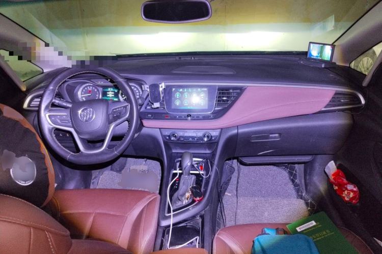 Used Buick GL6 2018 18T 6-Seater Prestige Model Center Console