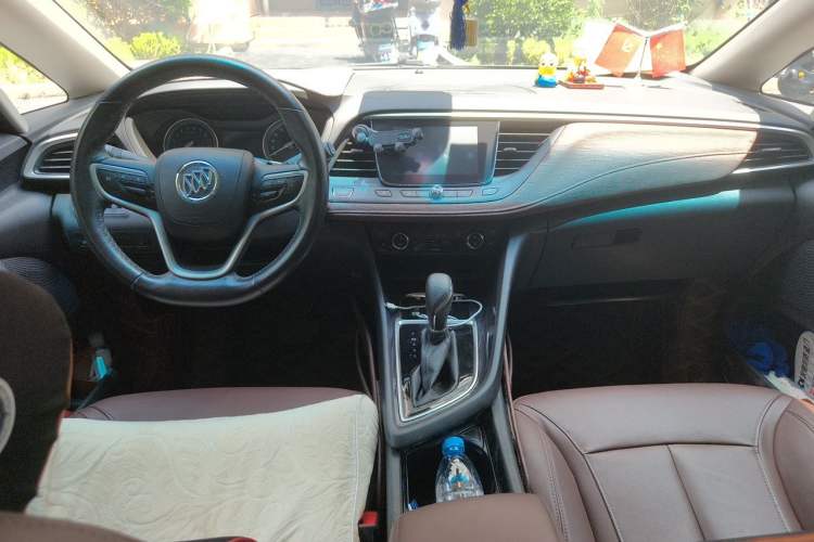 Used Buick GL6 2018 18T 6-Seater Luxury Model Center Console