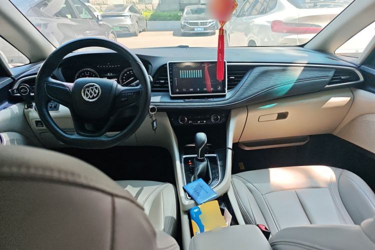 Used Buick GL6 2018 18T 6-Seater Elite Model Center Console