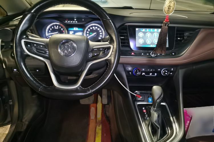 Used Buick GL6 2018 18T 6-Seater Luxury Model Center Console