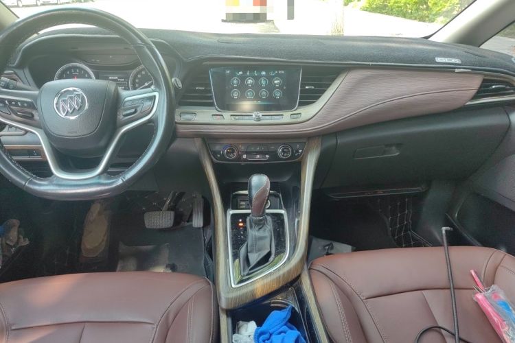 Used Buick GL6 2018 18T 5-seat Luxury Model Center Console