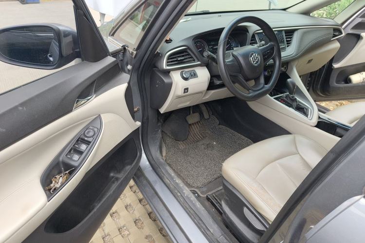 Used Buick GL6 2018 18T 6-Seater Elite Model Driver Seat