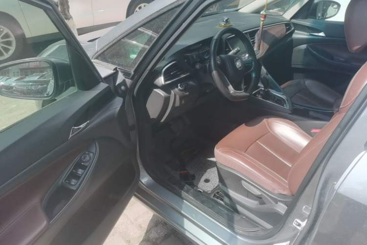 Used Buick GL6 2018 18T 6-Seater Luxury Model Driver Seat