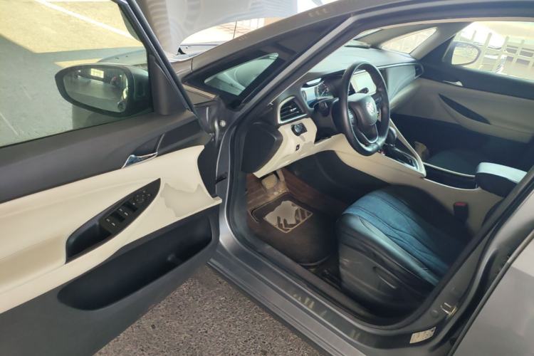 Used Buick GL6  Driver Seat