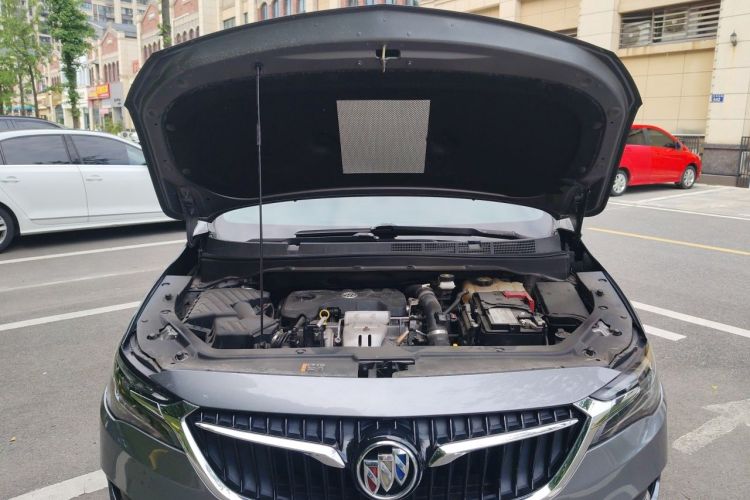 Used Buick GL6 2018 18T 6-Seater Prestige Model Engine Bay