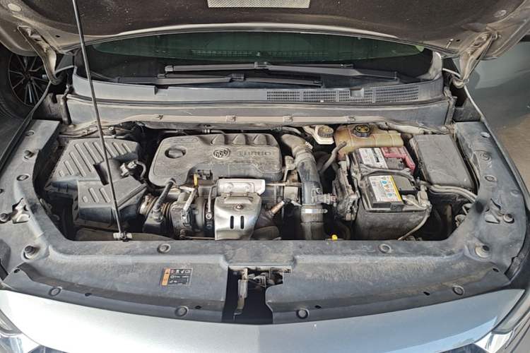 Used Buick GL6 2018 18T 6-Seater Prestige Model Engine Bay